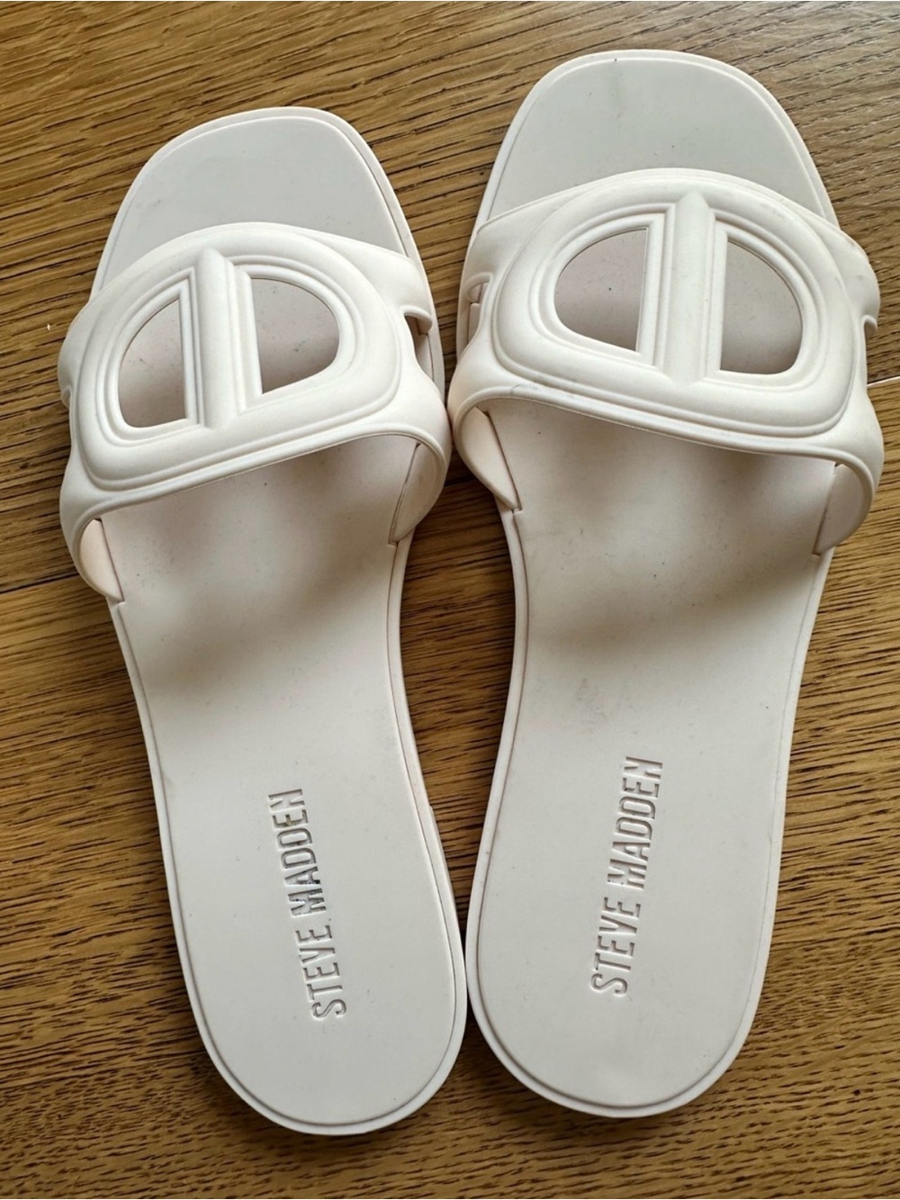 Steve Madden Jellie Slide Sandals in Off-White Size 6